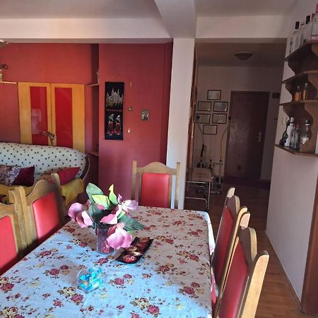 Stan Za Iznajmuvanje So Parking,Blisku Do Centar. Kumanovo Exterior photo