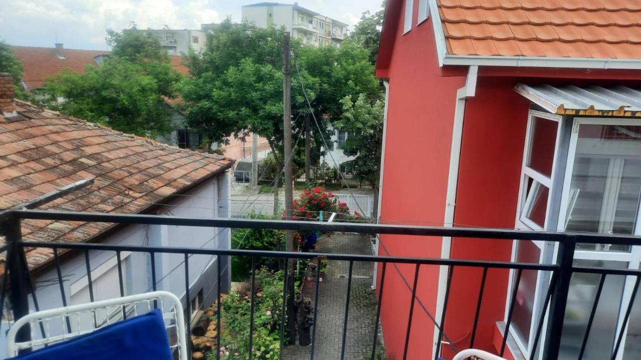 Stan Za Iznajmuvanje So Parking,Blisku Do Centar. Kumanovo Exterior photo