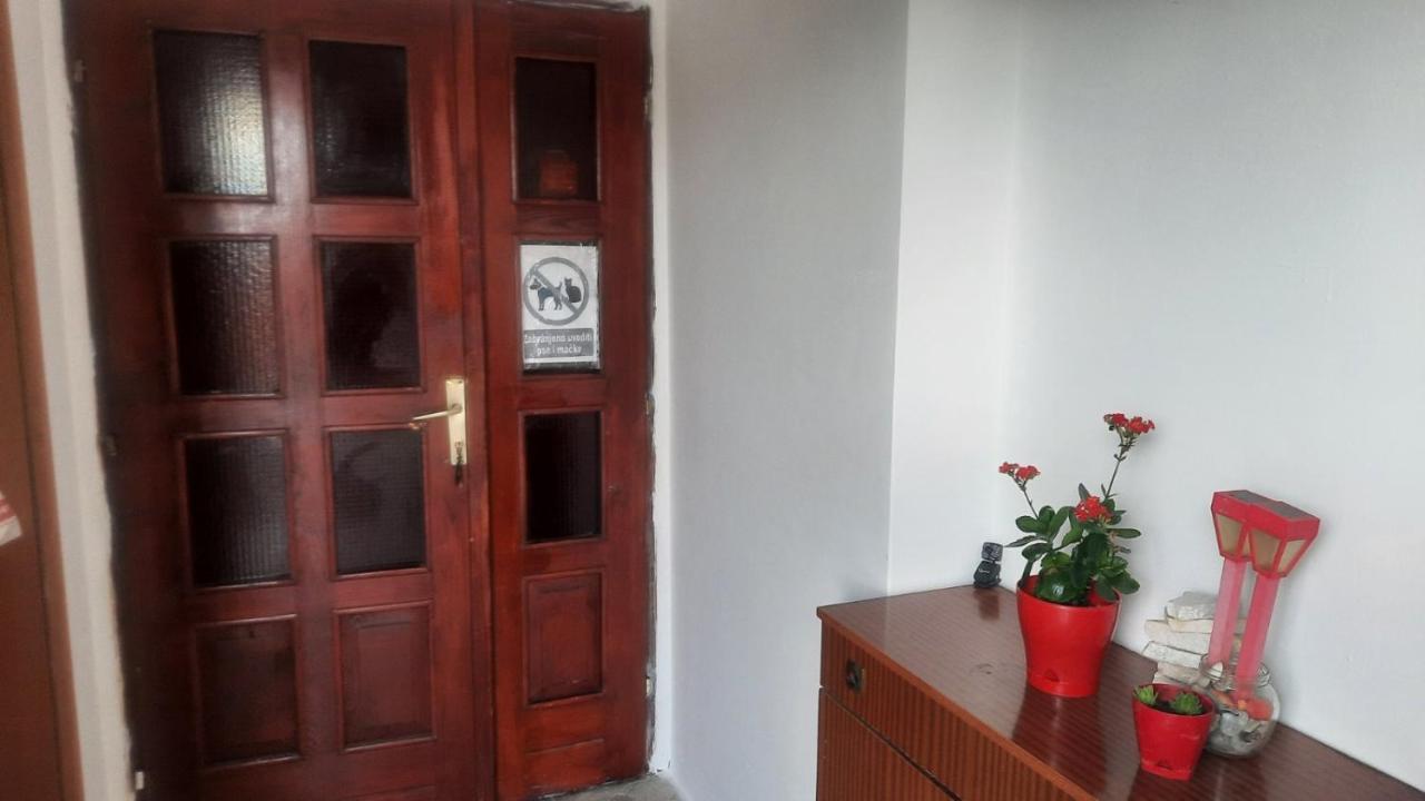 Stan Za Iznajmuvanje So Parking,Blisku Do Centar. Kumanovo Exterior photo