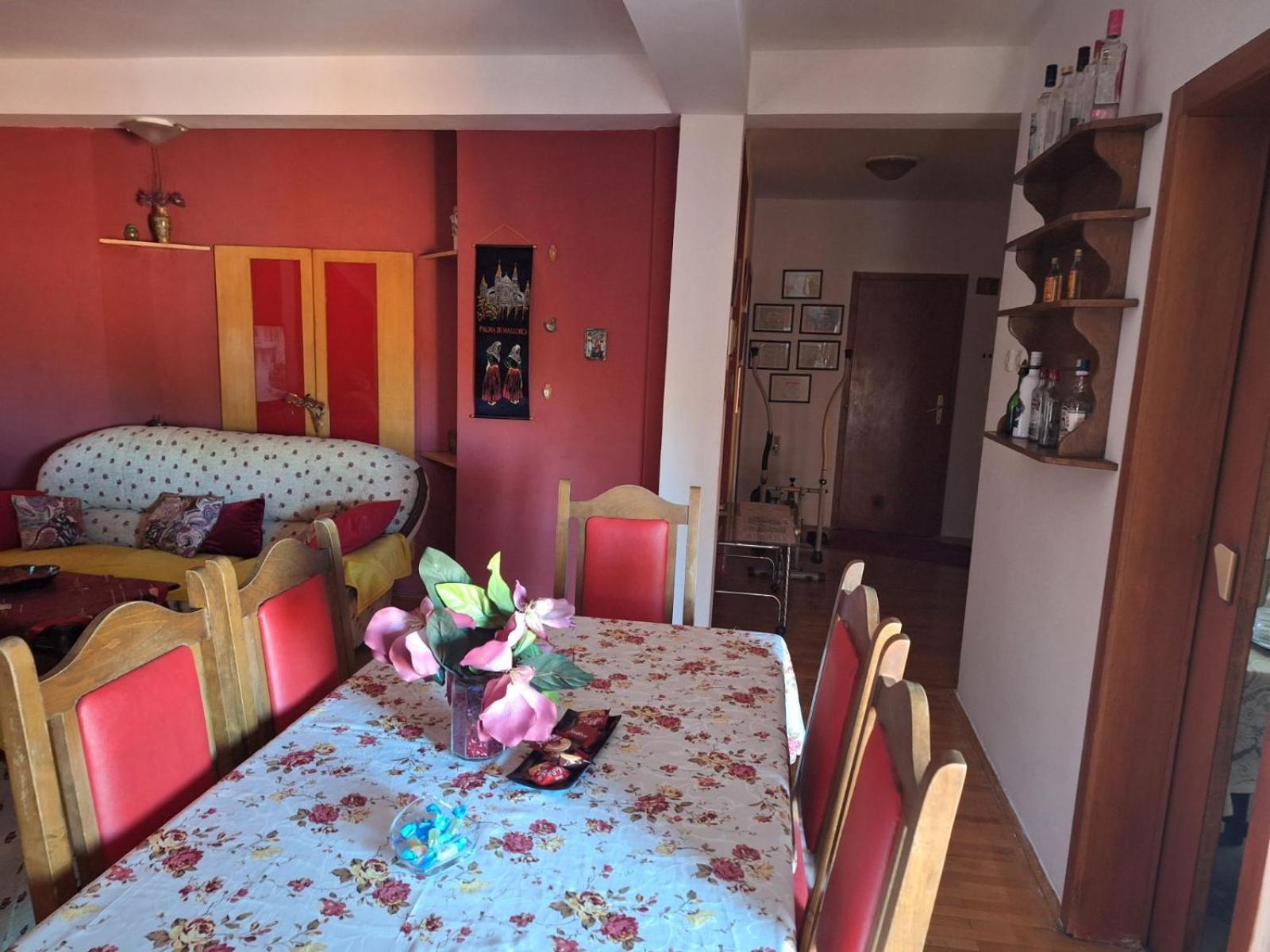 Stan Za Iznajmuvanje So Parking,Blisku Do Centar. Kumanovo Exterior photo